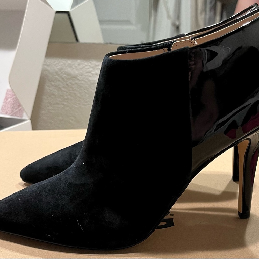Brand new. Size 9, White House, Black market booty heel